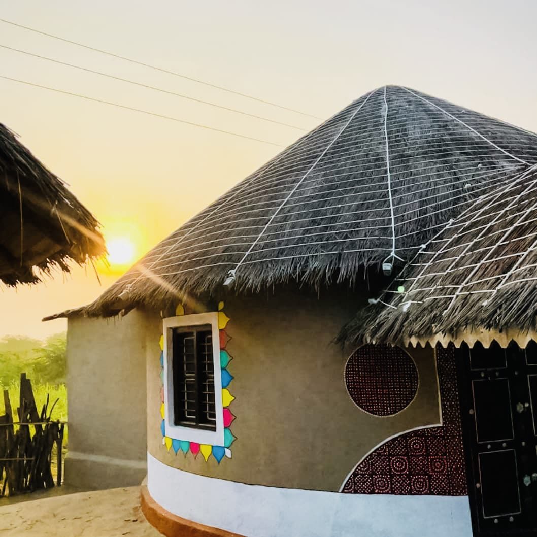 Bhunga exterior